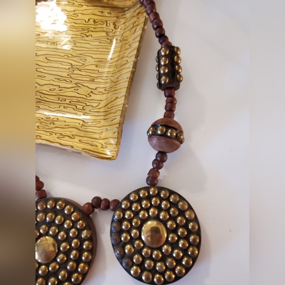 Artisan statement necklace wood brass studded studs disc's beads vintage boho - Picture 7 of 16